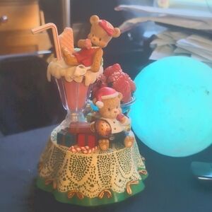 AVAILABLE - VINTAGE 1997 SPICY motion Music box in ice cream soda party.